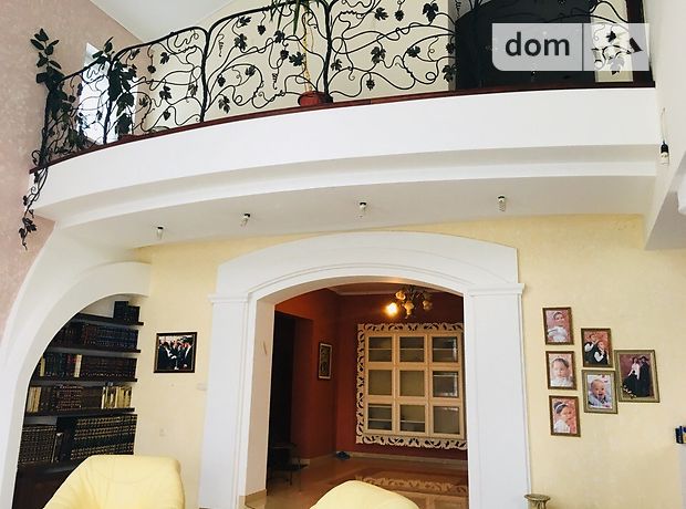 Продажа дома, 600м², Луганск, р‑н. Центр, Короткая улица Продажа дома, 600м², Луганск, р‑н. Центр, Короткая улица