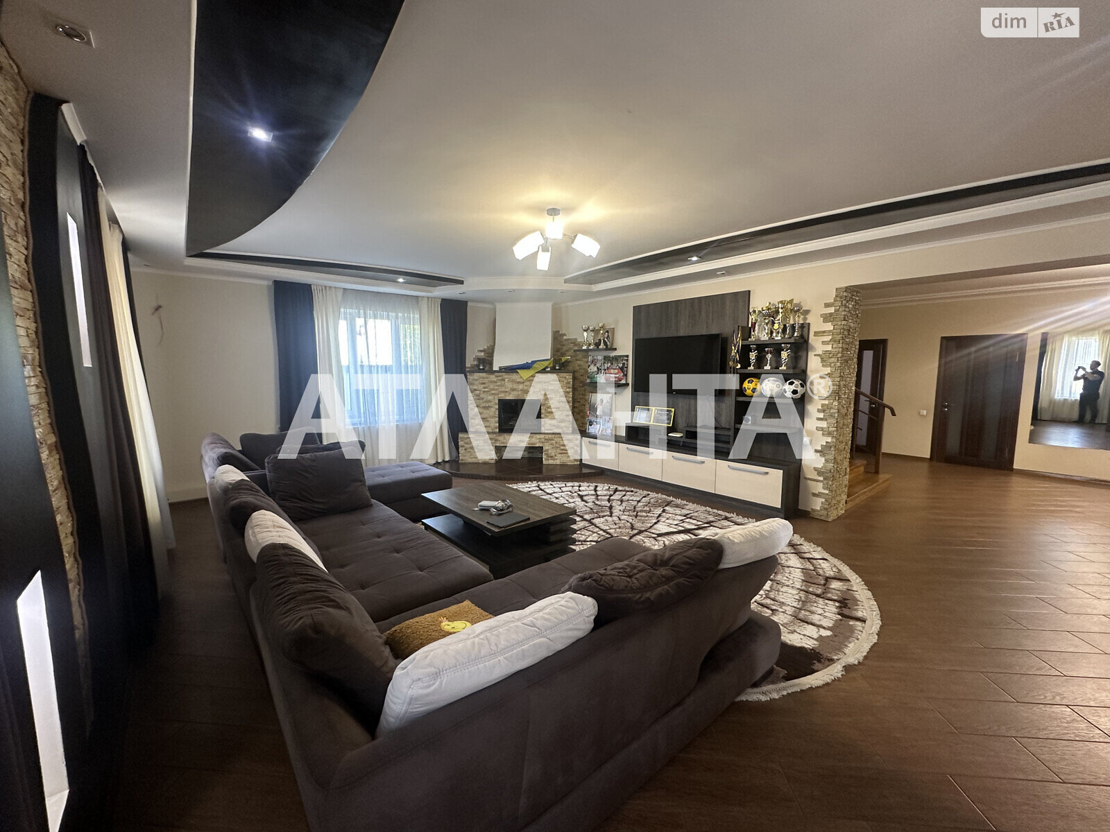 двоповерховий будинок, 350 кв. м, кирпич. Продаж у Лужанах фото 1 двоповерховий будинок, 350 кв. м, кирпич. Продаж у Лужанах фото 1