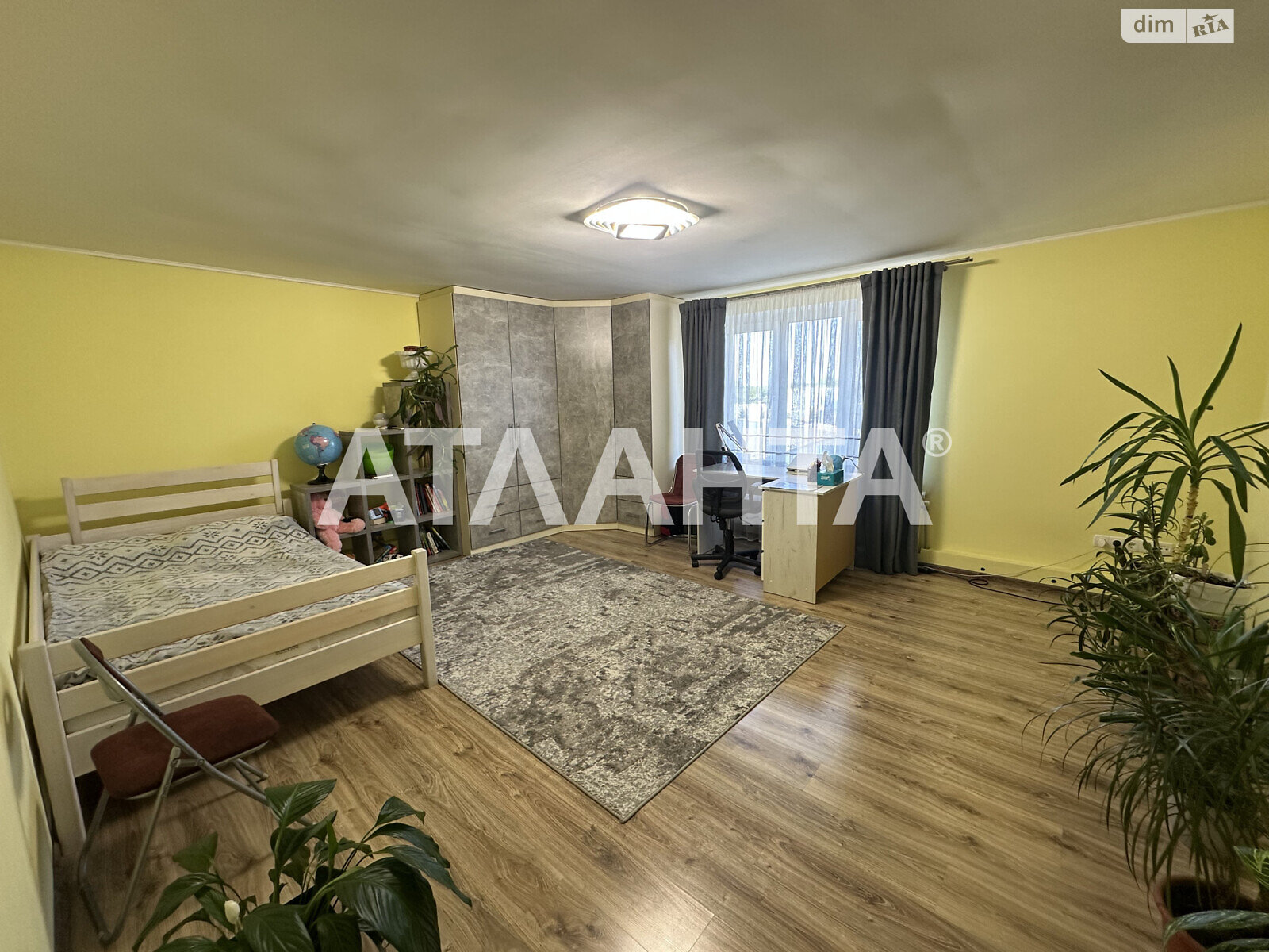 двоповерховий будинок, 350 кв. м, кирпич. Продаж у Лужанах фото 1 двоповерховий будинок, 350 кв. м, кирпич. Продаж у Лужанах фото 1