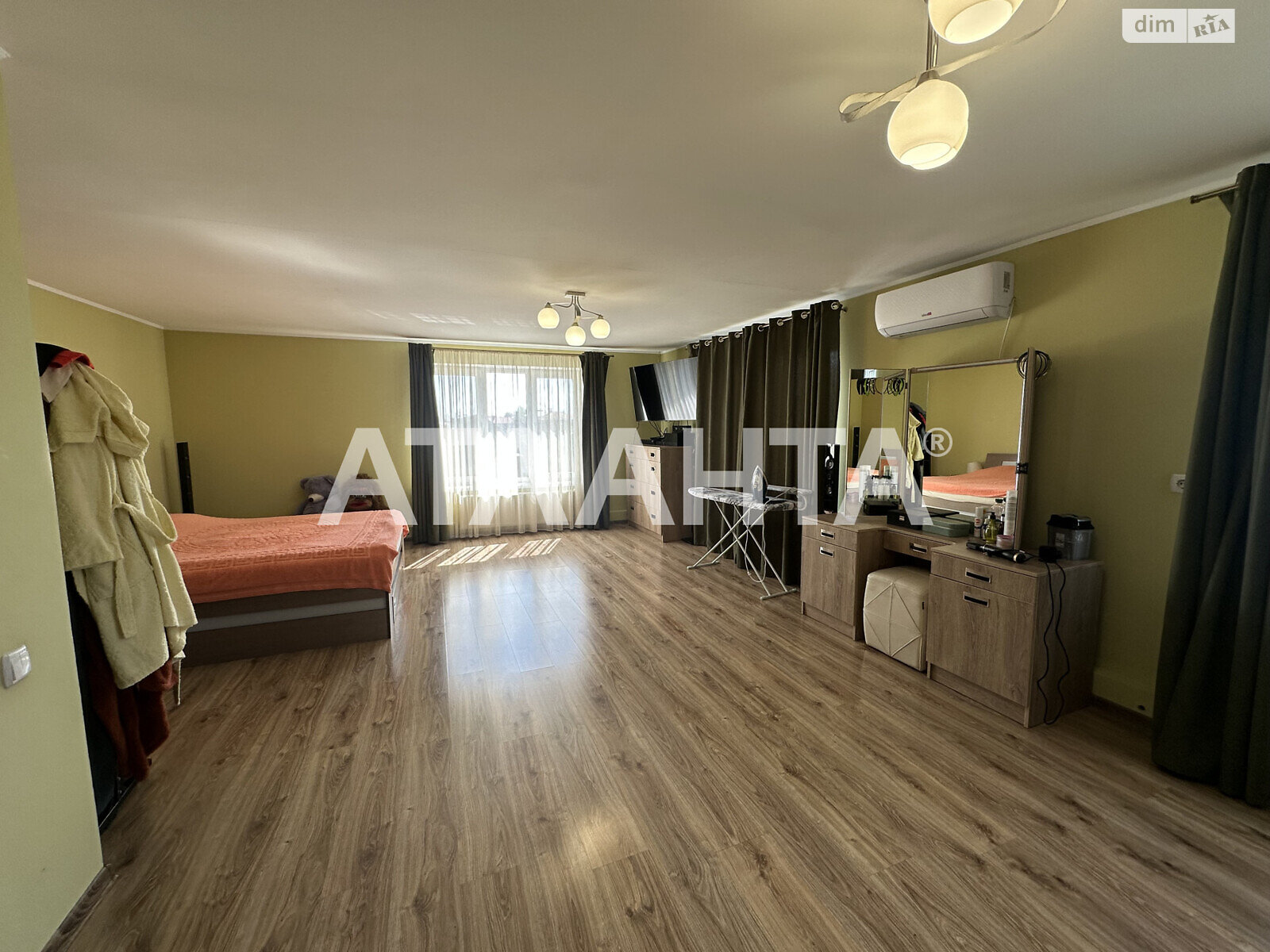 двоповерховий будинок, 350 кв. м, кирпич. Продаж у Лужанах фото 1 двоповерховий будинок, 350 кв. м, кирпич. Продаж у Лужанах фото 1