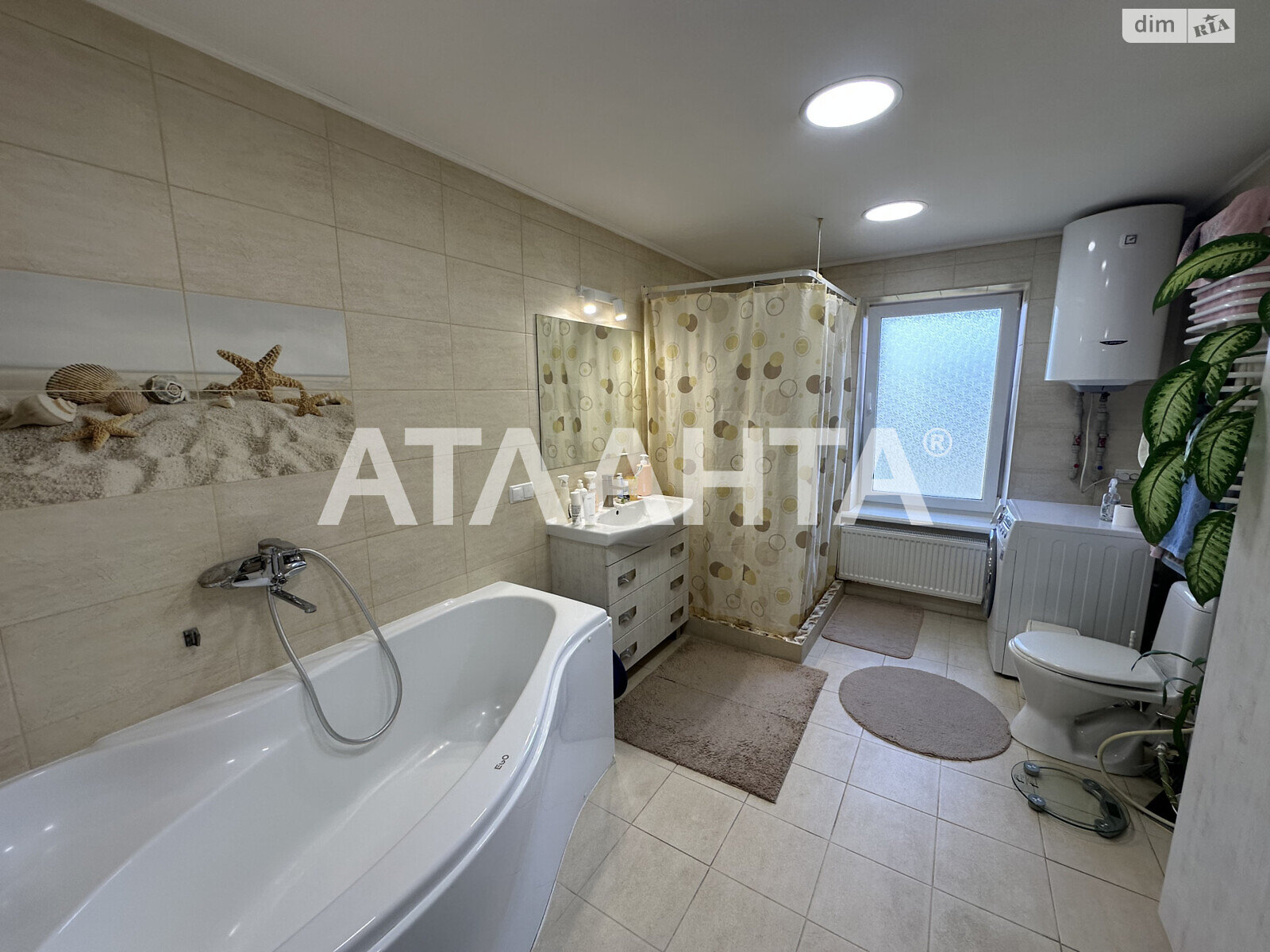 двоповерховий будинок, 350 кв. м, кирпич. Продаж у Лужанах фото 1 двоповерховий будинок, 350 кв. м, кирпич. Продаж у Лужанах фото 1