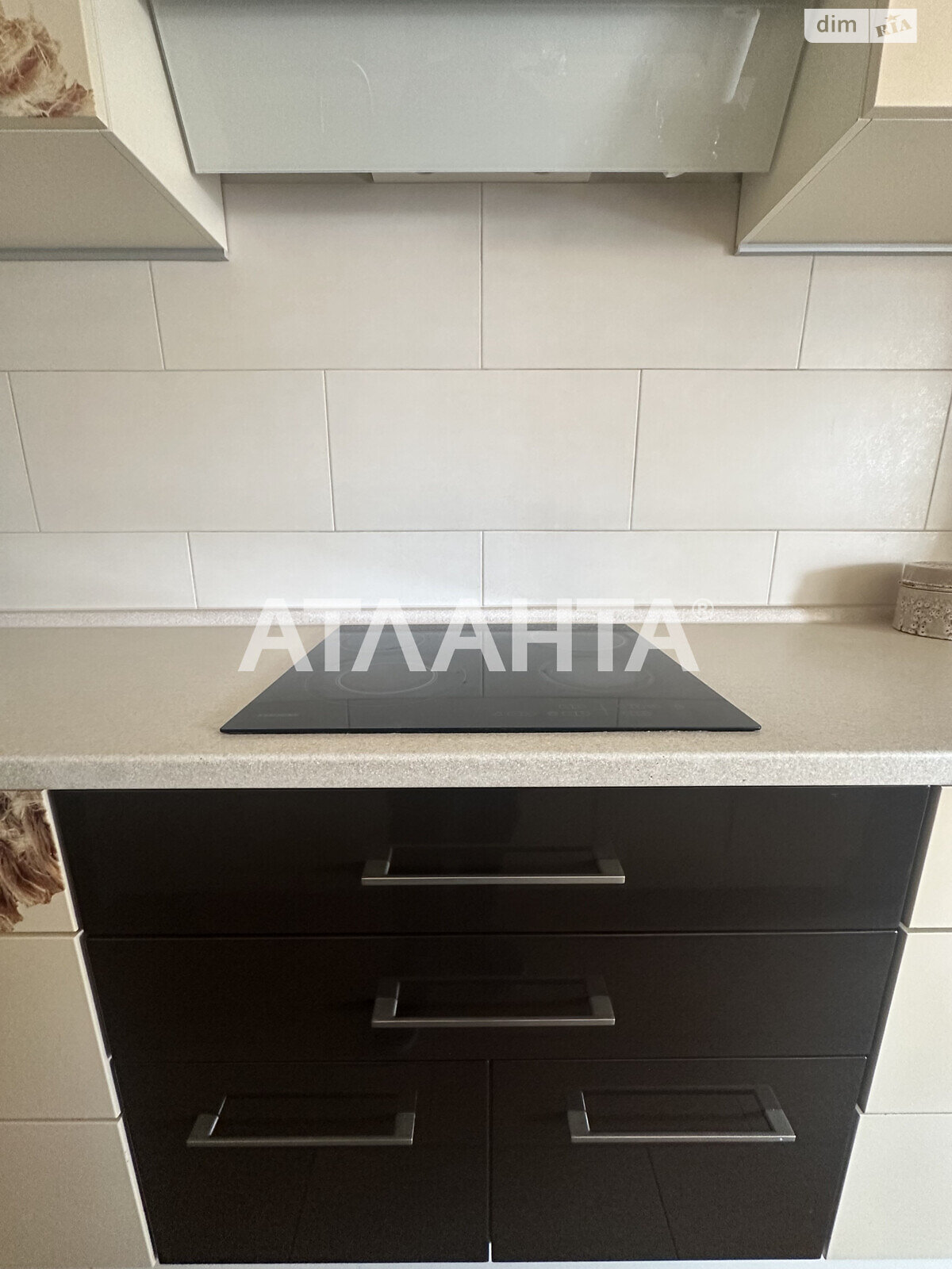 двоповерховий будинок, 350 кв. м, кирпич. Продаж у Лужанах фото 1 двоповерховий будинок, 350 кв. м, кирпич. Продаж у Лужанах фото 1