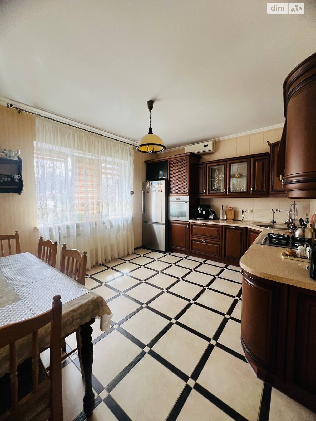 двоповерховий будинок з гаражем, 298.5 кв. м, цегла. Продаж у Луці-Мелешківській фото 1 двоповерховий будинок з гаражем, 298.5 кв. м, цегла. Продаж у Луці-Мелешківській фото 1