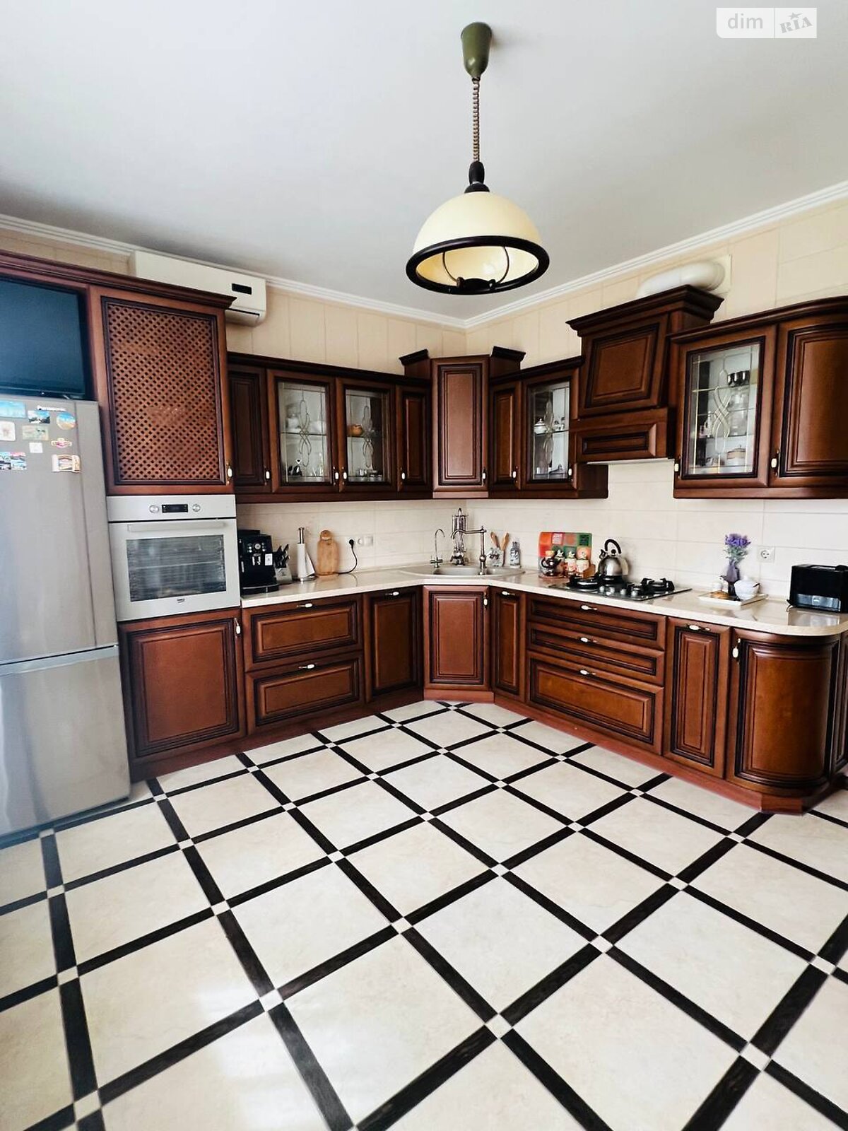 двоповерховий будинок з гаражем, 298.5 кв. м, цегла. Продаж у Луці-Мелешківській фото 1 двоповерховий будинок з гаражем, 298.5 кв. м, цегла. Продаж у Луці-Мелешківській фото 1