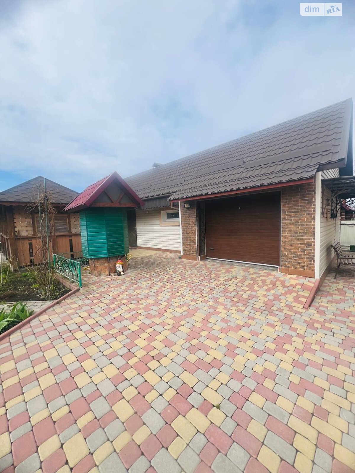 двоповерховий будинок з гаражем, 298.5 кв. м, цегла. Продаж у Луці-Мелешківській фото 1 двоповерховий будинок з гаражем, 298.5 кв. м, цегла. Продаж у Луці-Мелешківській фото 1