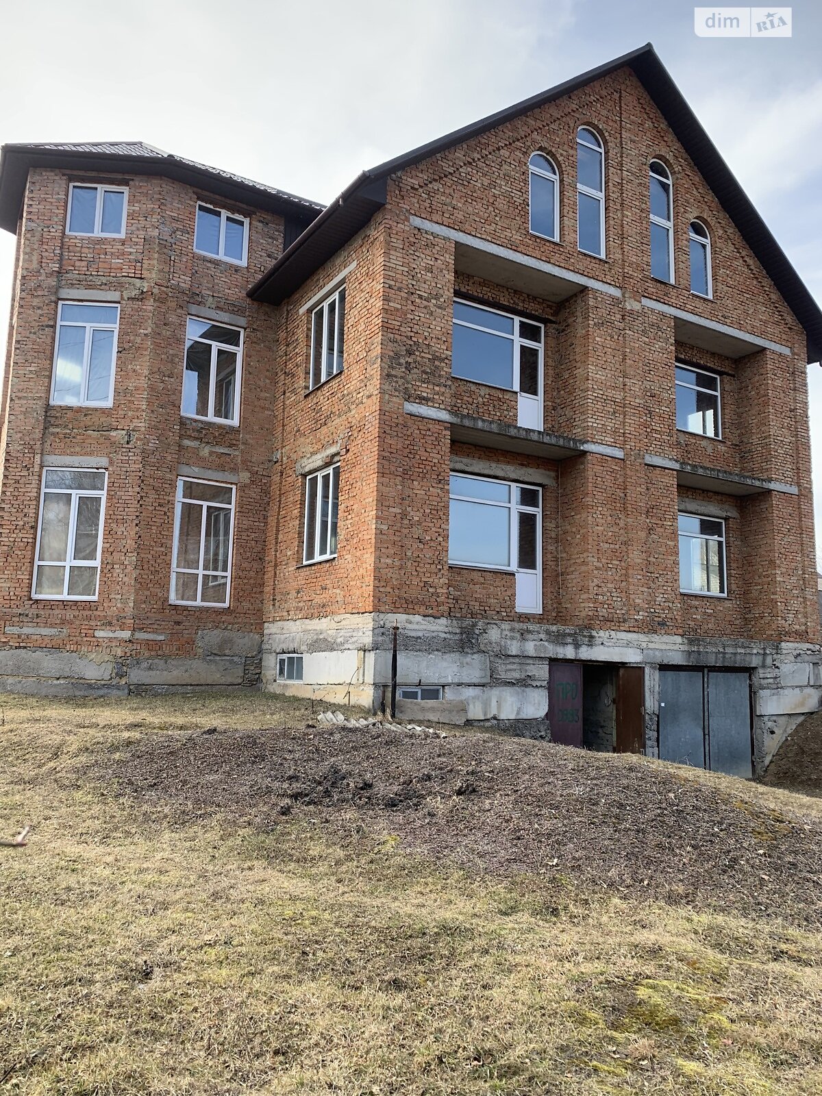 триповерховий будинок, 360 кв. м, кирпич. Продаж у Луці-Мелешківській фото 1 триповерховий будинок, 360 кв. м, кирпич. Продаж у Луці-Мелешківській фото 1