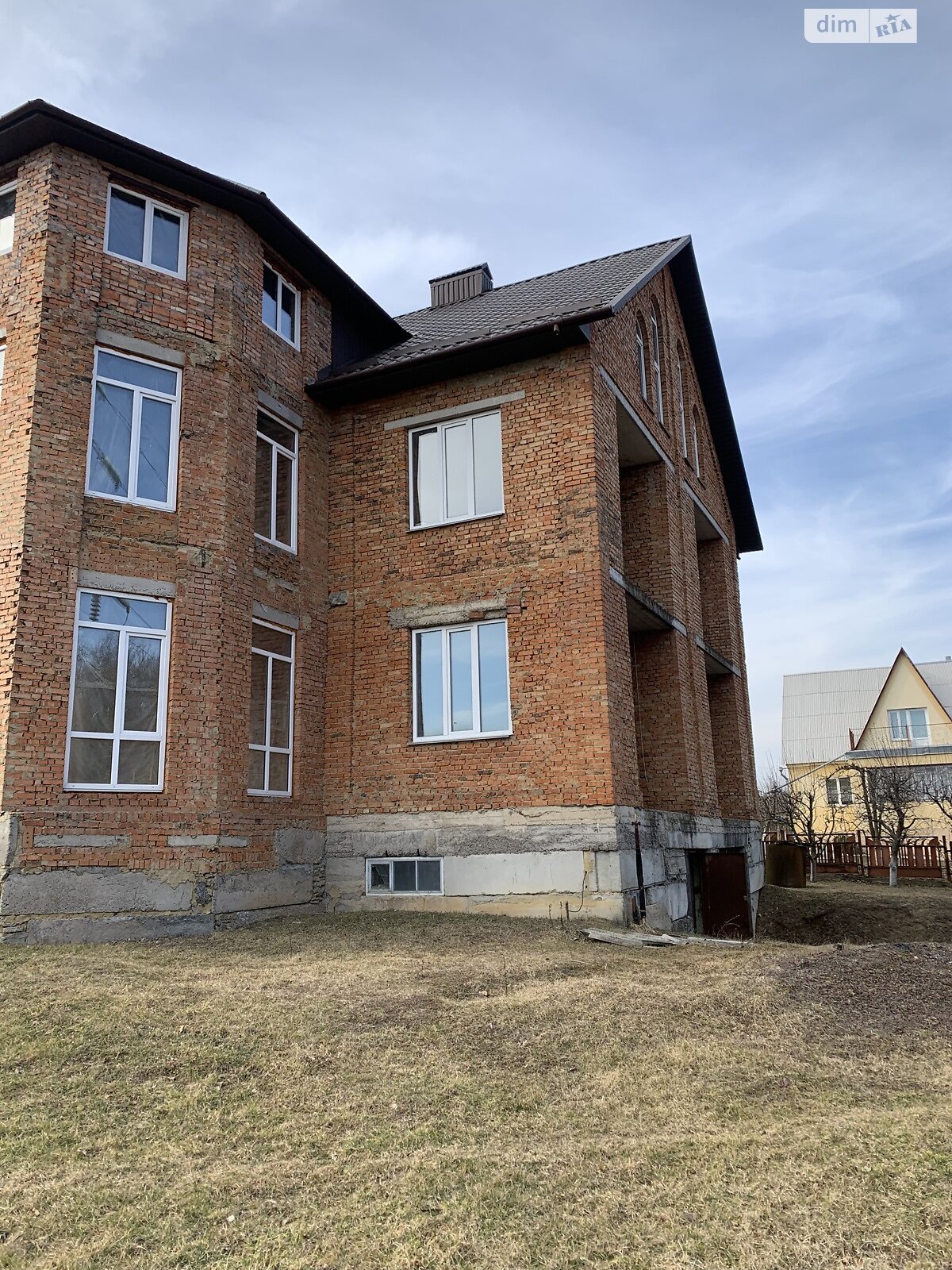 триповерховий будинок, 360 кв. м, кирпич. Продаж у Луці-Мелешківській фото 1 триповерховий будинок, 360 кв. м, кирпич. Продаж у Луці-Мелешківській фото 1