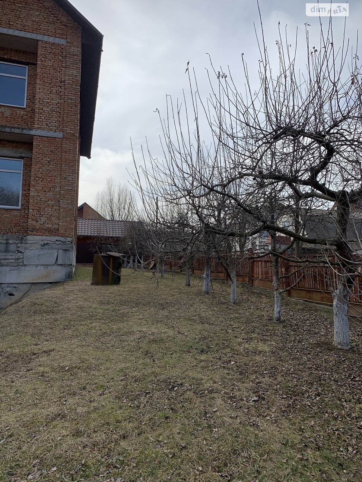 триповерховий будинок, 360 кв. м, кирпич. Продаж у Луці-Мелешківській фото 1 триповерховий будинок, 360 кв. м, кирпич. Продаж у Луці-Мелешківській фото 1