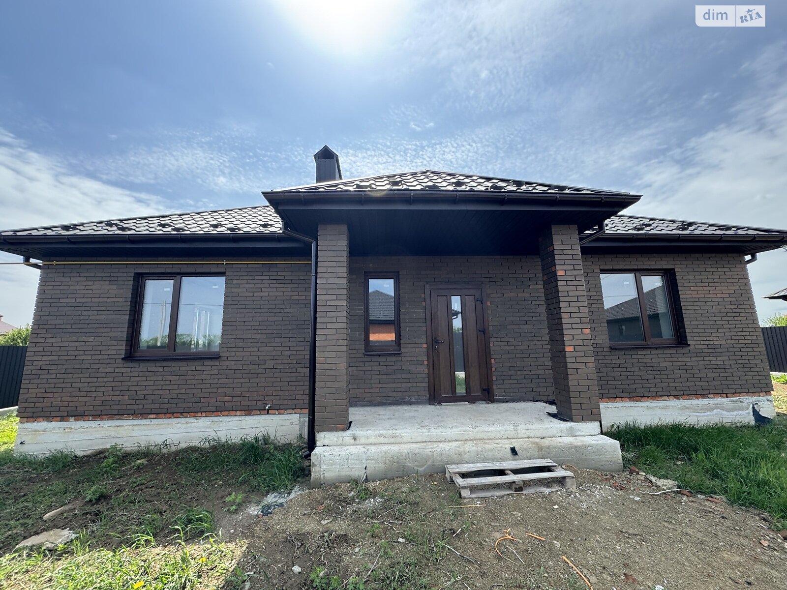 одноэтажный дом с отоплением, 100 кв. м, кирпич. Продажа в Луке-Мелешковской фото 1 одноэтажный дом с отоплением, 100 кв. м, кирпич. Продажа в Луке-Мелешковской фото 1