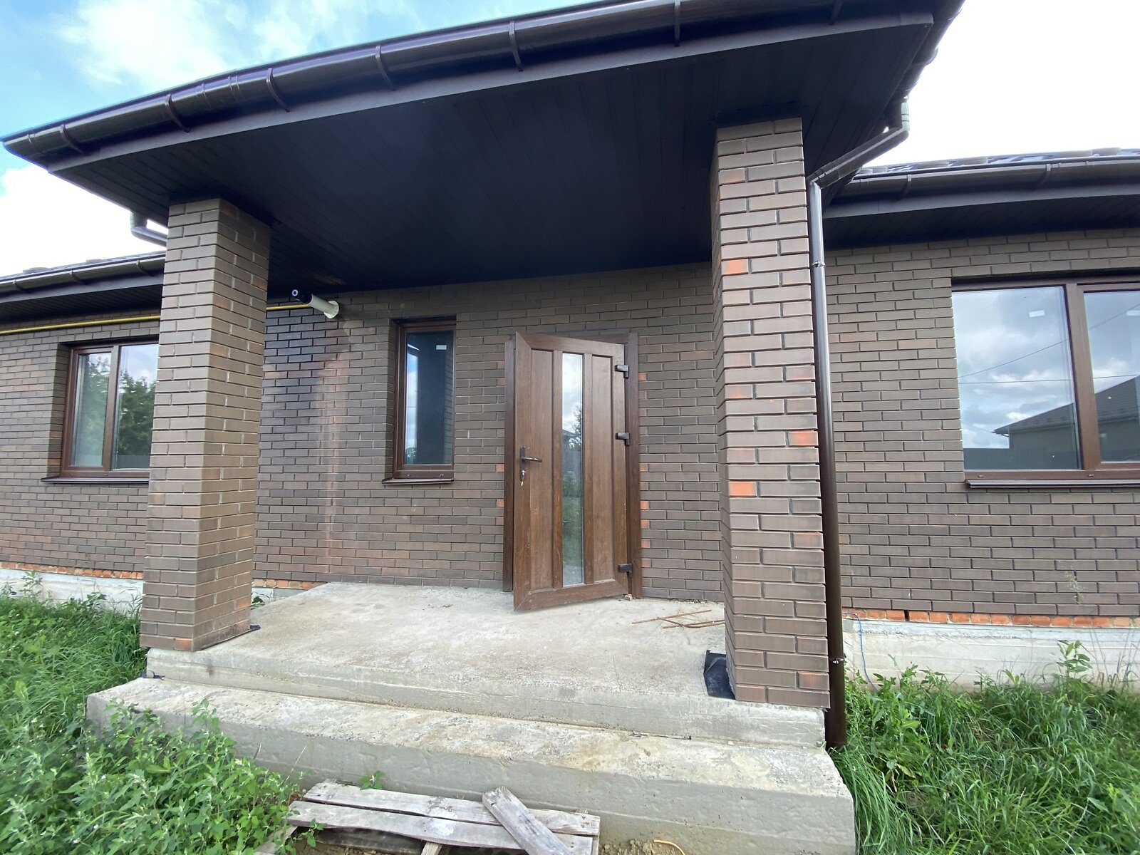 одноповерховий будинок з верандою, 98 кв. м, цегла. Продаж у Луці-Мелешківській фото 1 одноповерховий будинок з верандою, 98 кв. м, цегла. Продаж у Луці-Мелешківській фото 1