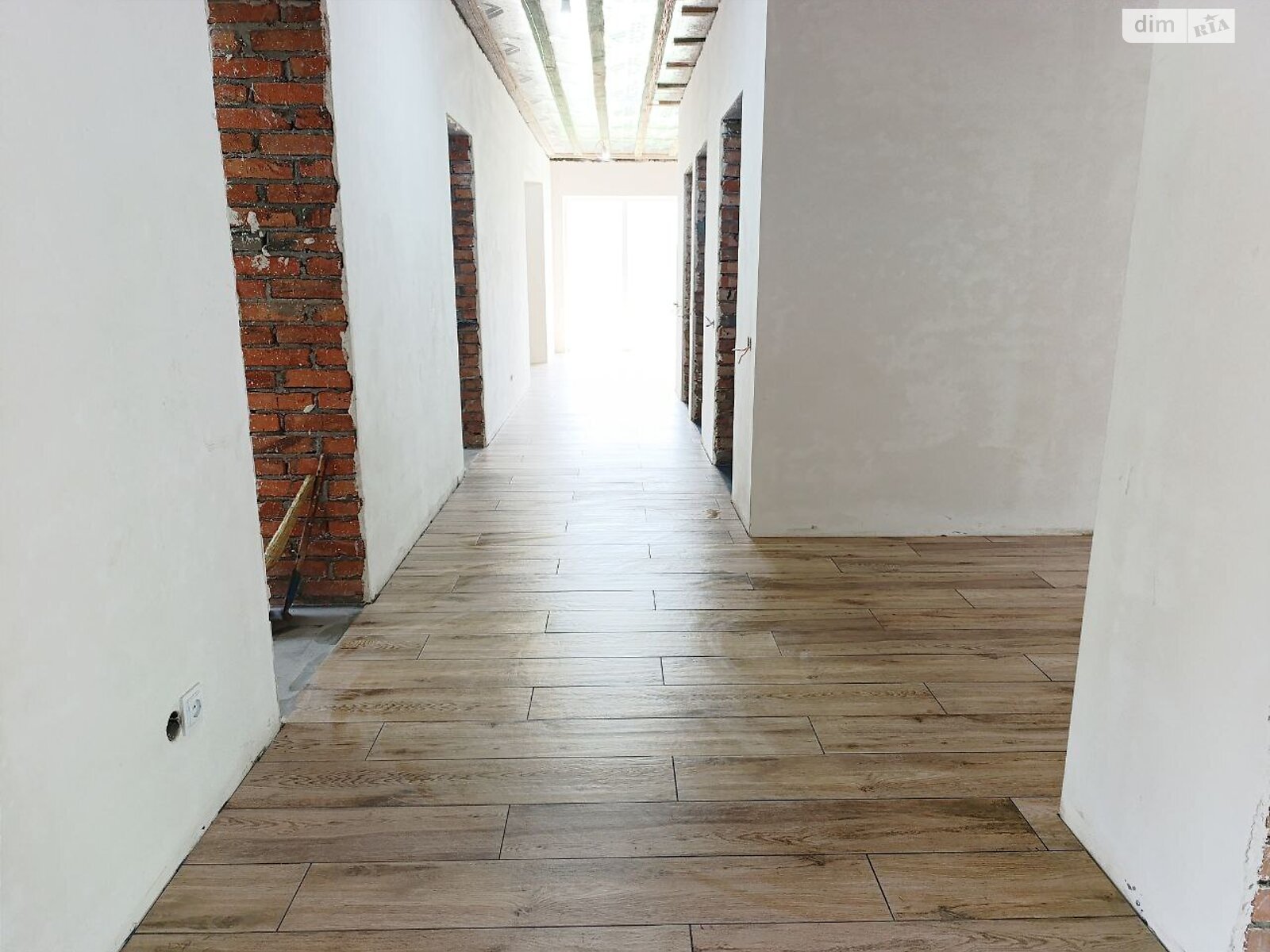 одноповерховий будинок з гаражем, 175 кв. м, цегла. Продаж у Луці-Мелешківській фото 1 одноповерховий будинок з гаражем, 175 кв. м, цегла. Продаж у Луці-Мелешківській фото 1