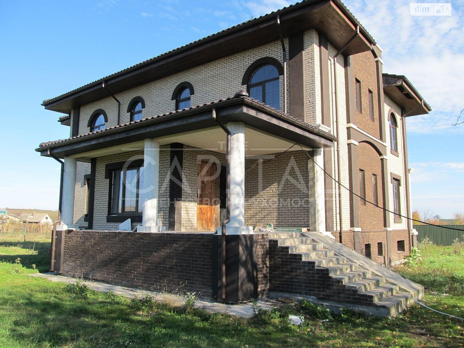 двоповерховий будинок, 298 кв. м, цегла. Продаж у Луці фото 1 двоповерховий будинок, 298 кв. м, цегла. Продаж у Луці фото 1