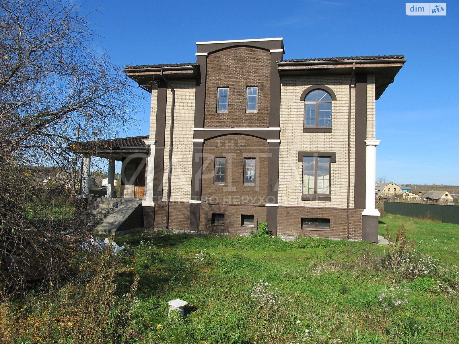 двоповерховий будинок, 298 кв. м, цегла. Продаж у Луці фото 1 двоповерховий будинок, 298 кв. м, цегла. Продаж у Луці фото 1
