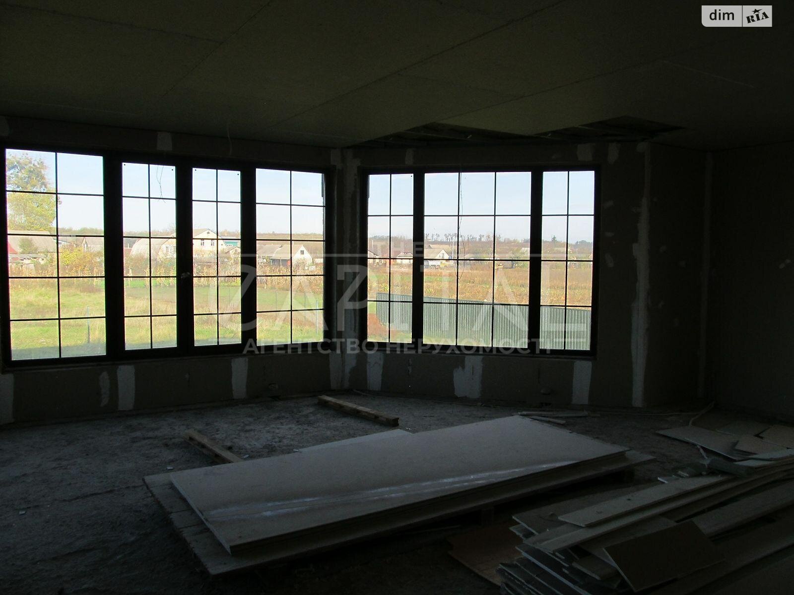 двоповерховий будинок, 298 кв. м, цегла. Продаж у Луці фото 1 двоповерховий будинок, 298 кв. м, цегла. Продаж у Луці фото 1