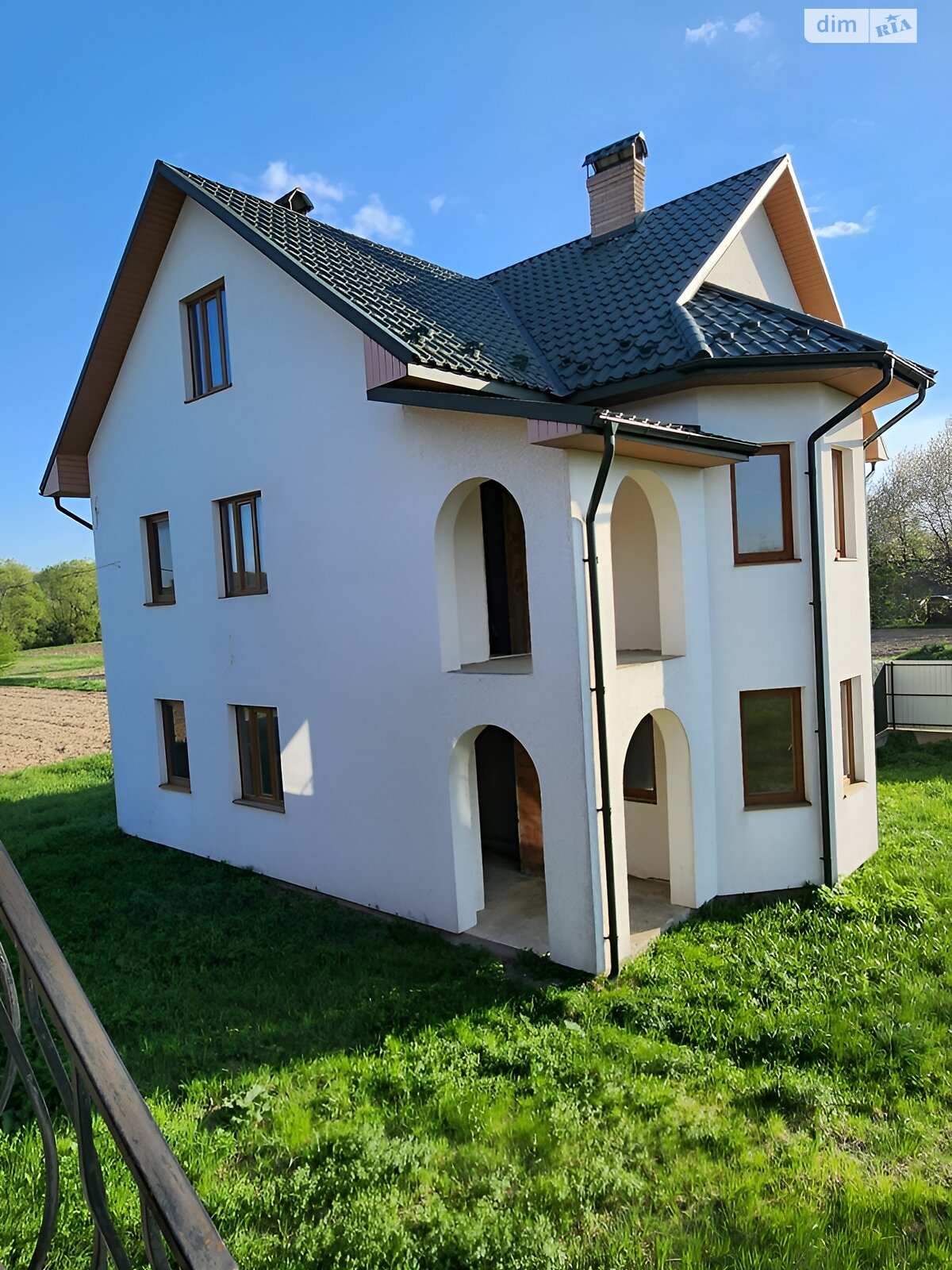 трехэтажный дом, 148.3 кв. м, кирпич. Продажа в Лукавцах фото 1 трехэтажный дом, 148.3 кв. м, кирпич. Продажа в Лукавцах фото 1