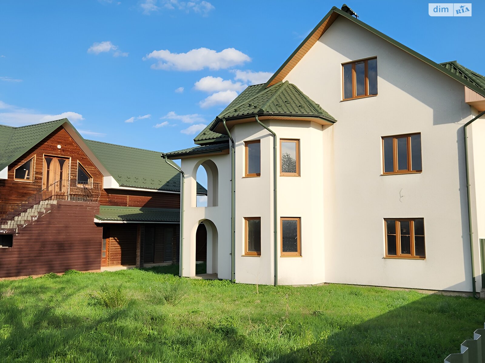 трехэтажный дом, 148.3 кв. м, кирпич. Продажа в Лукавцах фото 1 трехэтажный дом, 148.3 кв. м, кирпич. Продажа в Лукавцах фото 1