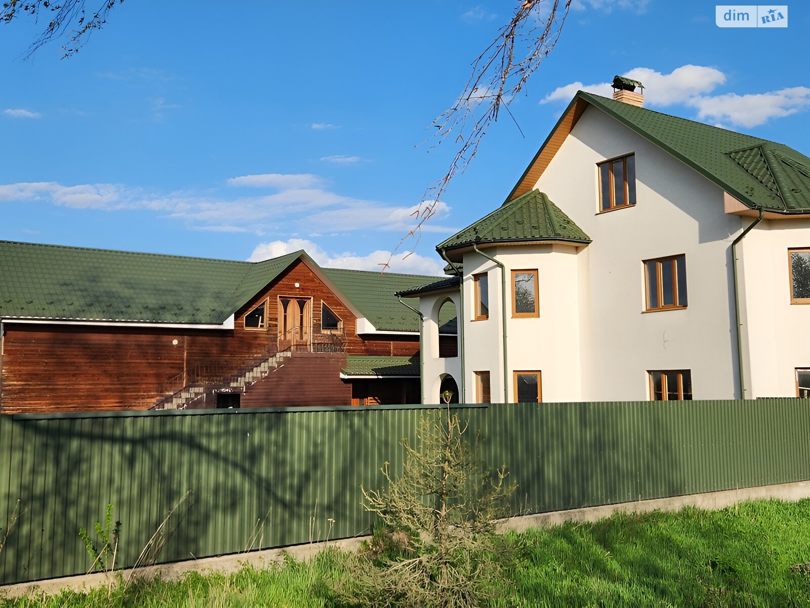 трехэтажный дом, 148.3 кв. м, кирпич. Продажа в Лукавцах фото 1 трехэтажный дом, 148.3 кв. м, кирпич. Продажа в Лукавцах фото 1