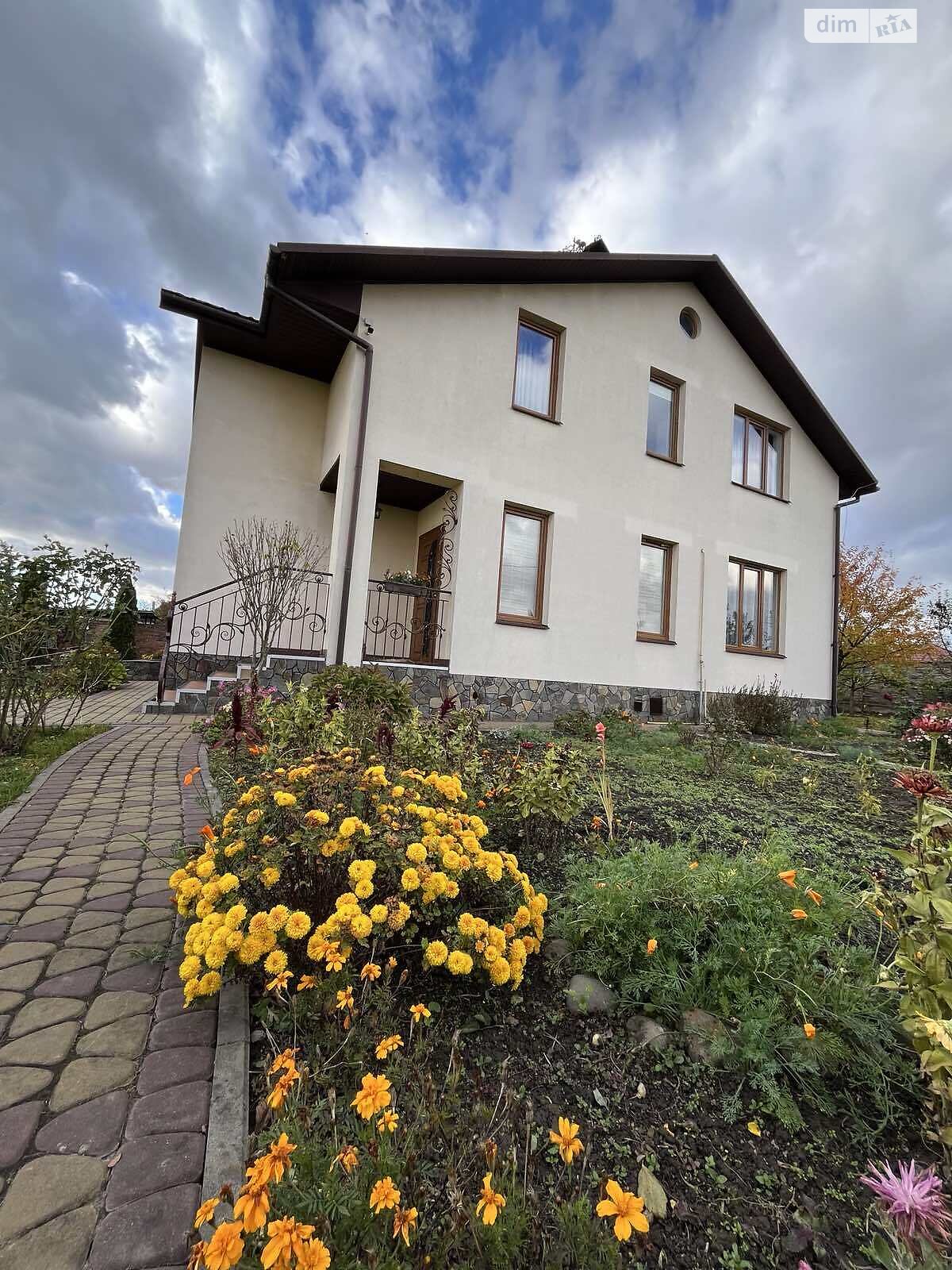 двухэтажный дом с гаражом, 178 кв. м, кирпич. Продажа в Луцке район Дубновский фото 1