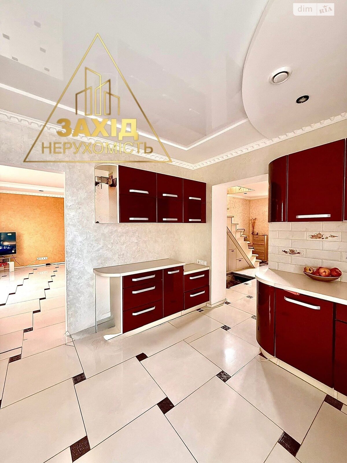 двухэтажный дом с балконом, 230 кв. м, кирпич. Продажа в Луцке район Кичкаревка фото 1 двухэтажный дом с балконом, 230 кв. м, кирпич. Продажа в Луцке район Кичкаревка фото 1