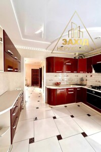 двухэтажный дом с балконом, 230 кв. м, кирпич. Продажа в Луцке район Кичкаревка фото 2