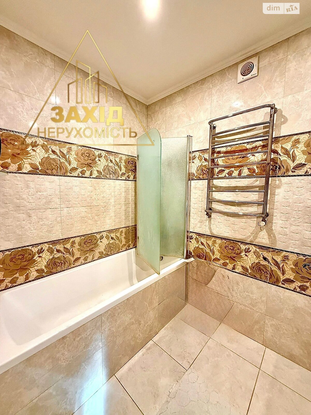 двухэтажный дом с балконом, 230 кв. м, кирпич. Продажа в Луцке район Кичкаревка фото 1 двухэтажный дом с балконом, 230 кв. м, кирпич. Продажа в Луцке район Кичкаревка фото 1