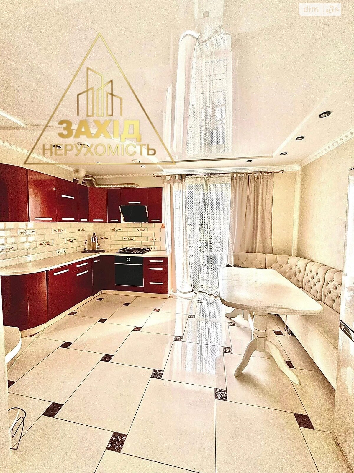 двухэтажный дом с балконом, 230 кв. м, кирпич. Продажа в Луцке район Кичкаревка фото 1 двухэтажный дом с балконом, 230 кв. м, кирпич. Продажа в Луцке район Кичкаревка фото 1