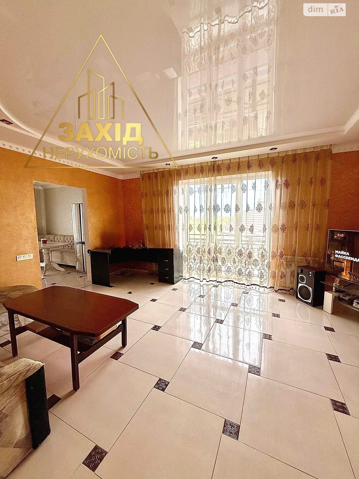 двухэтажный дом с балконом, 230 кв. м, кирпич. Продажа в Луцке район Кичкаревка фото 1 двухэтажный дом с балконом, 230 кв. м, кирпич. Продажа в Луцке район Кичкаревка фото 1