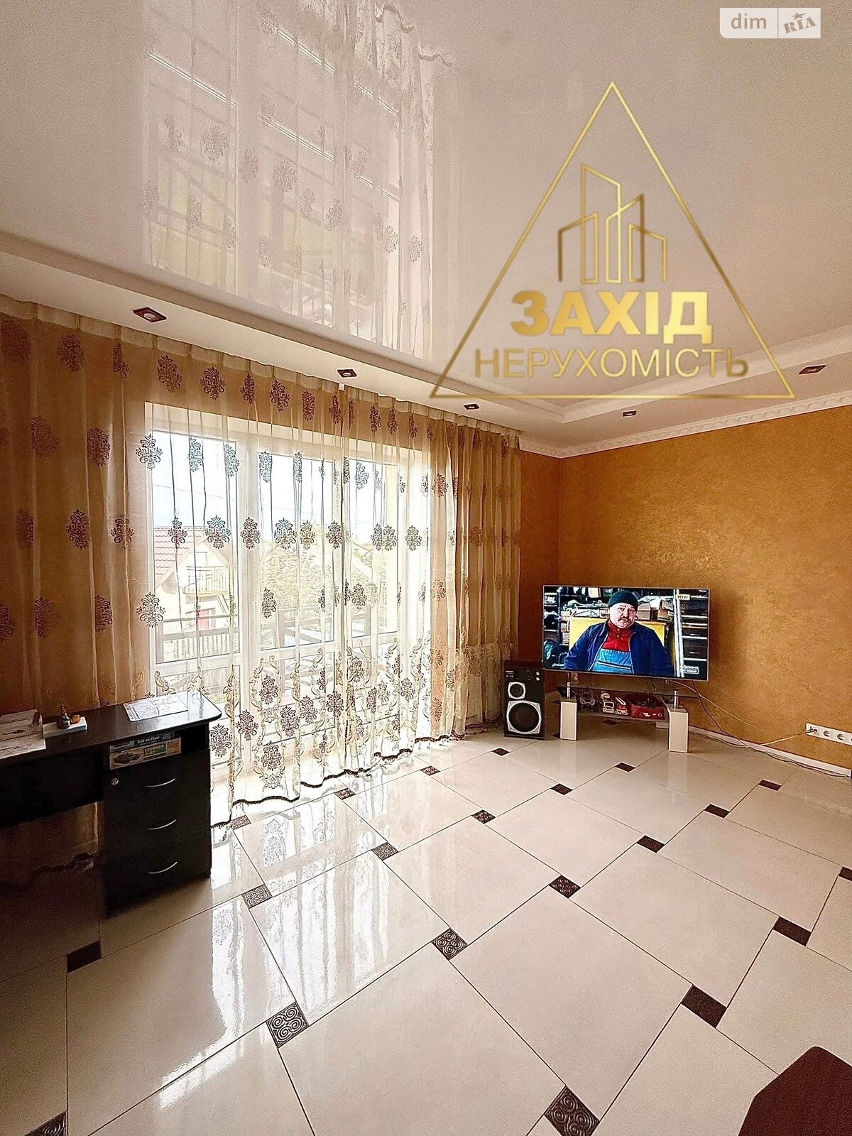 двухэтажный дом с балконом, 230 кв. м, кирпич. Продажа в Луцке район Кичкаревка фото 1 двухэтажный дом с балконом, 230 кв. м, кирпич. Продажа в Луцке район Кичкаревка фото 1