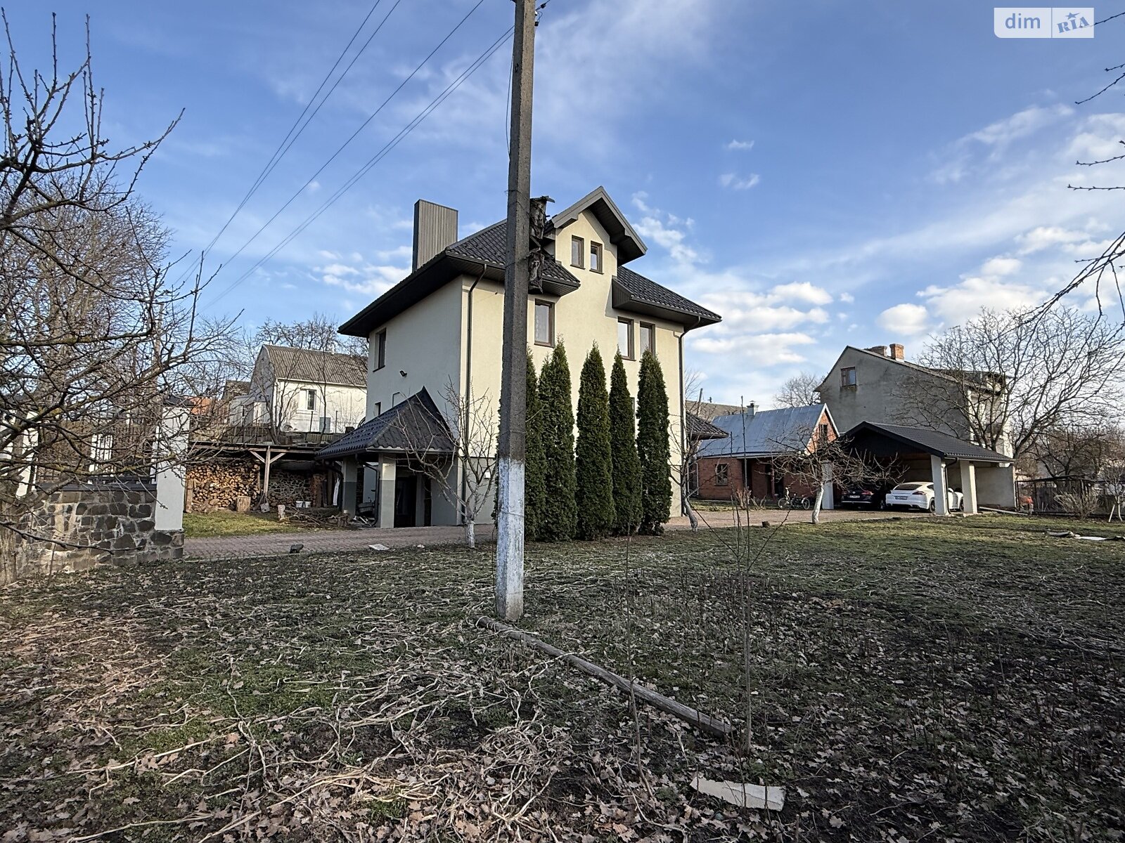 трехэтажный дом с верандой, 210 кв. м, кирпич. Продажа в Луцке район Кичкаревка фото 1 трехэтажный дом с верандой, 210 кв. м, кирпич. Продажа в Луцке район Кичкаревка фото 1