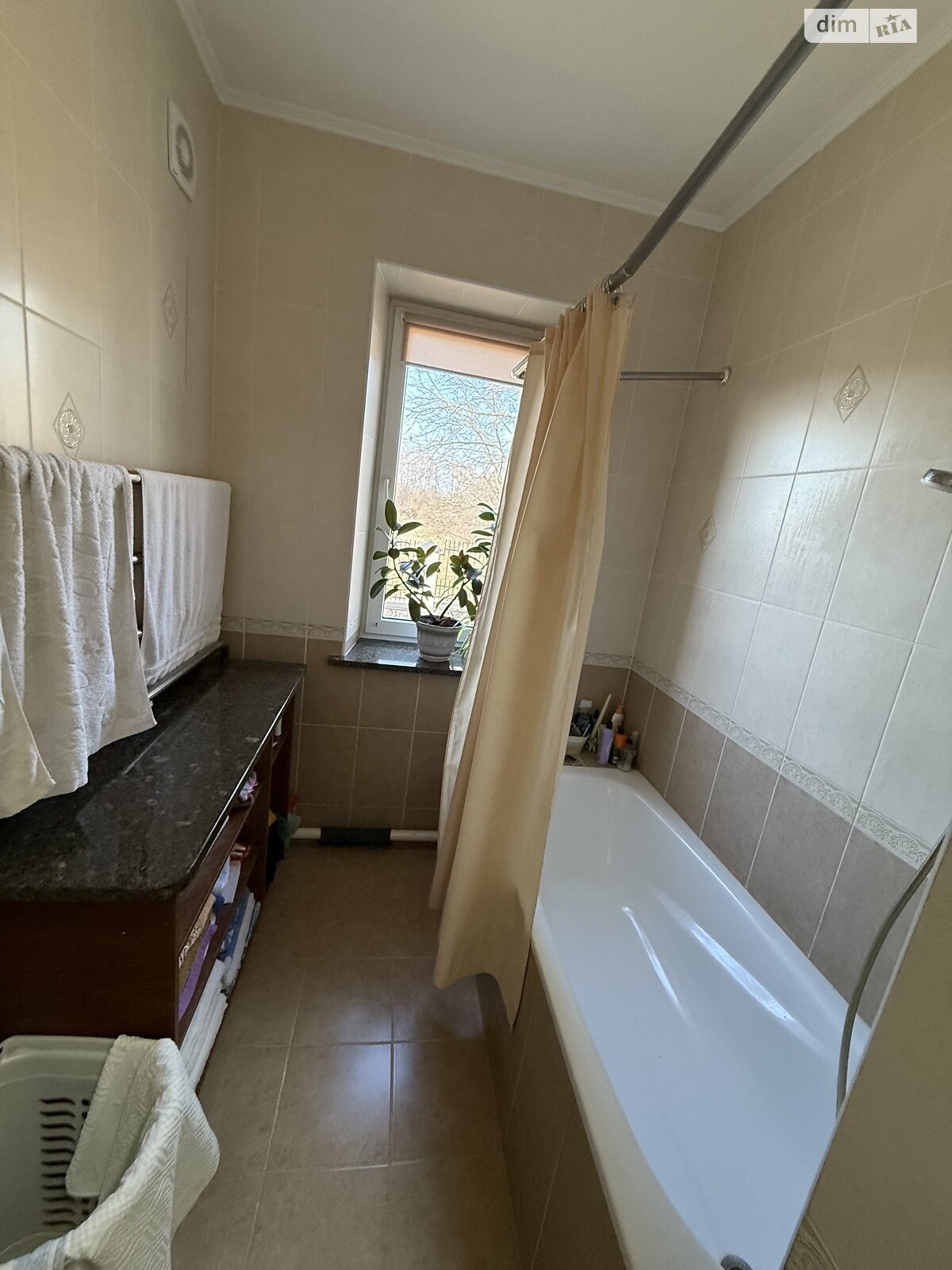трехэтажный дом с верандой, 210 кв. м, кирпич. Продажа в Луцке район Кичкаревка фото 1 трехэтажный дом с верандой, 210 кв. м, кирпич. Продажа в Луцке район Кичкаревка фото 1