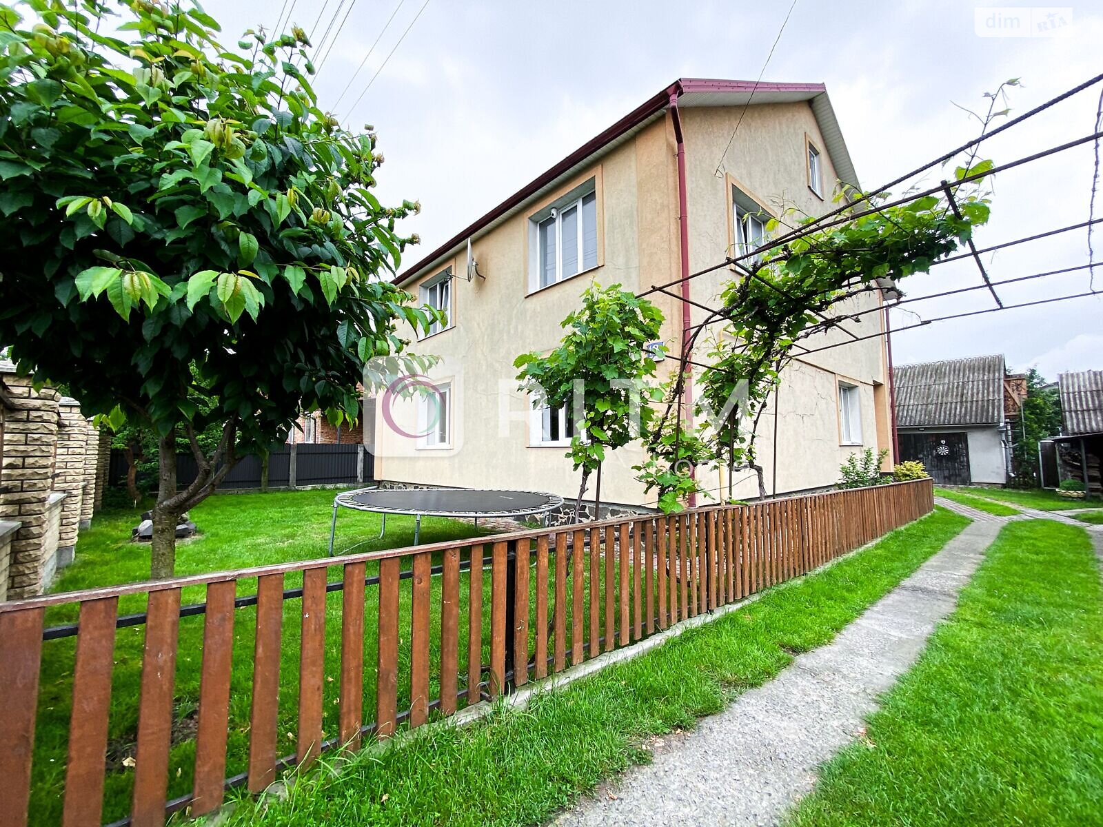 двоповерховий будинок з балконом, 209.4 кв. м, цегла. Продаж в Луцьку, район Красне фото 1 двоповерховий будинок з балконом, 209.4 кв. м, цегла. Продаж в Луцьку, район Красне фото 1