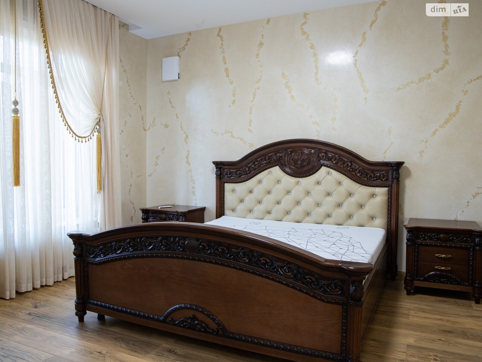 одноэтажный дом, 360 кв. м, кирпич. Продажа в Рованцах фото 1 одноэтажный дом, 360 кв. м, кирпич. Продажа в Рованцах фото 1
