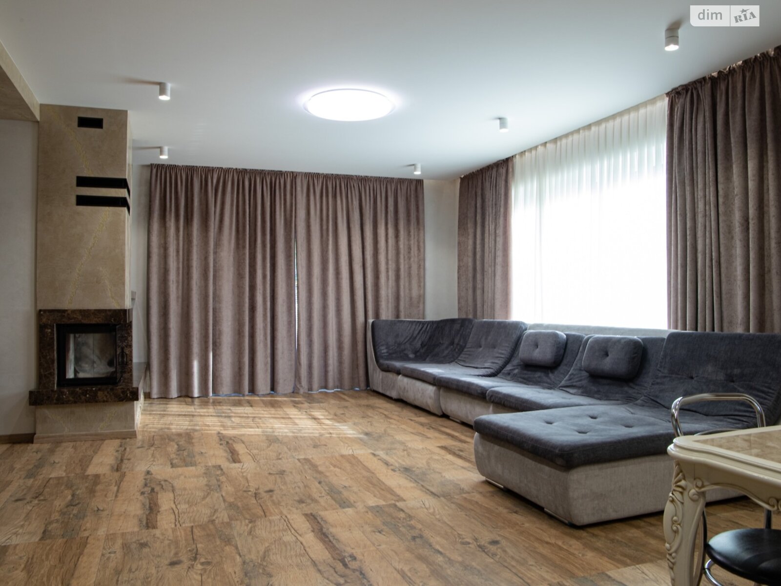 одноэтажный дом, 360 кв. м, кирпич. Продажа в Рованцах фото 1 одноэтажный дом, 360 кв. м, кирпич. Продажа в Рованцах фото 1