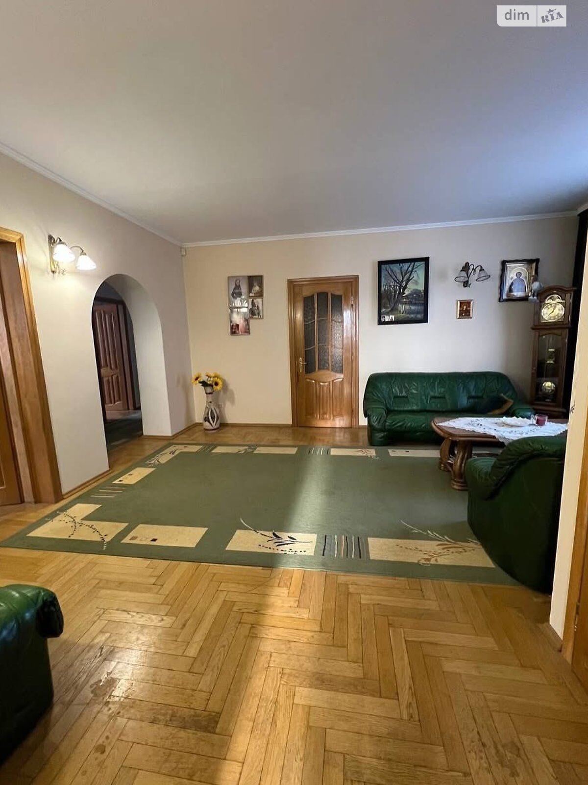 двухэтажный дом с верандой, 468 кв. м, кирпич. Продажа в Луцке фото 1 двухэтажный дом с верандой, 468 кв. м, кирпич. Продажа в Луцке фото 1