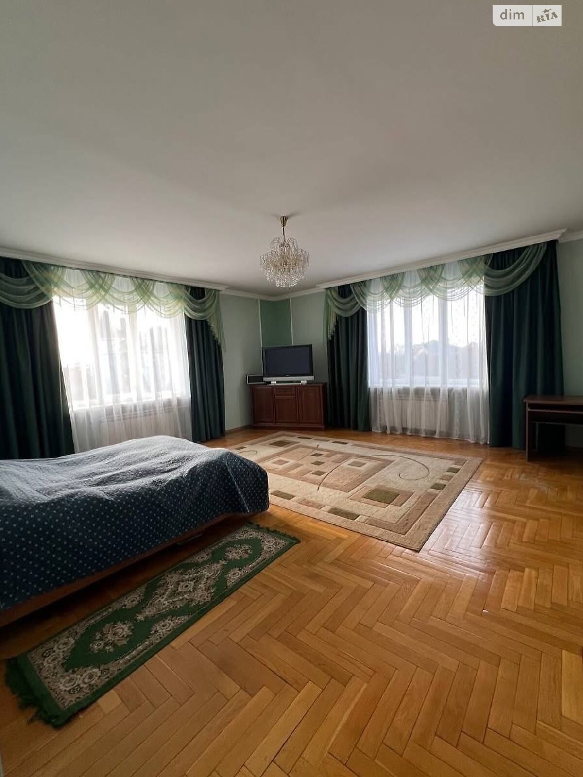 двухэтажный дом с верандой, 468 кв. м, кирпич. Продажа в Луцке фото 1 двухэтажный дом с верандой, 468 кв. м, кирпич. Продажа в Луцке фото 1
