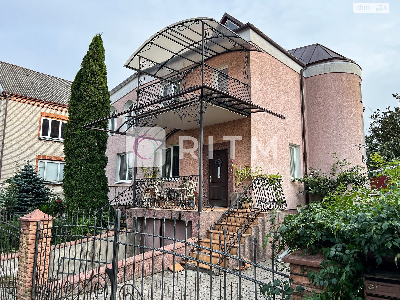 двухэтажный дом с ремонтом, 293 кв. м, кирпич. Продажа в Луцке фото 1 двухэтажный дом с ремонтом, 293 кв. м, кирпич. Продажа в Луцке фото 1