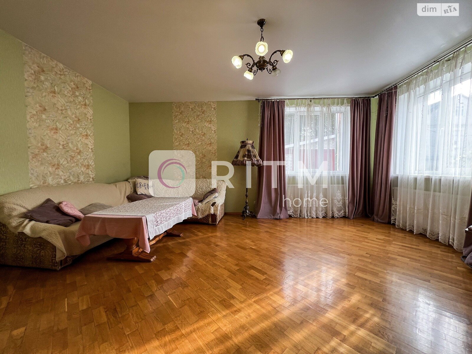 двухэтажный дом с ремонтом, 293 кв. м, кирпич. Продажа в Луцке фото 1 двухэтажный дом с ремонтом, 293 кв. м, кирпич. Продажа в Луцке фото 1