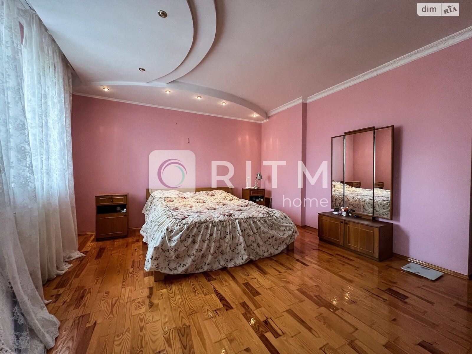 двухэтажный дом с ремонтом, 293 кв. м, кирпич. Продажа в Луцке фото 1 двухэтажный дом с ремонтом, 293 кв. м, кирпич. Продажа в Луцке фото 1