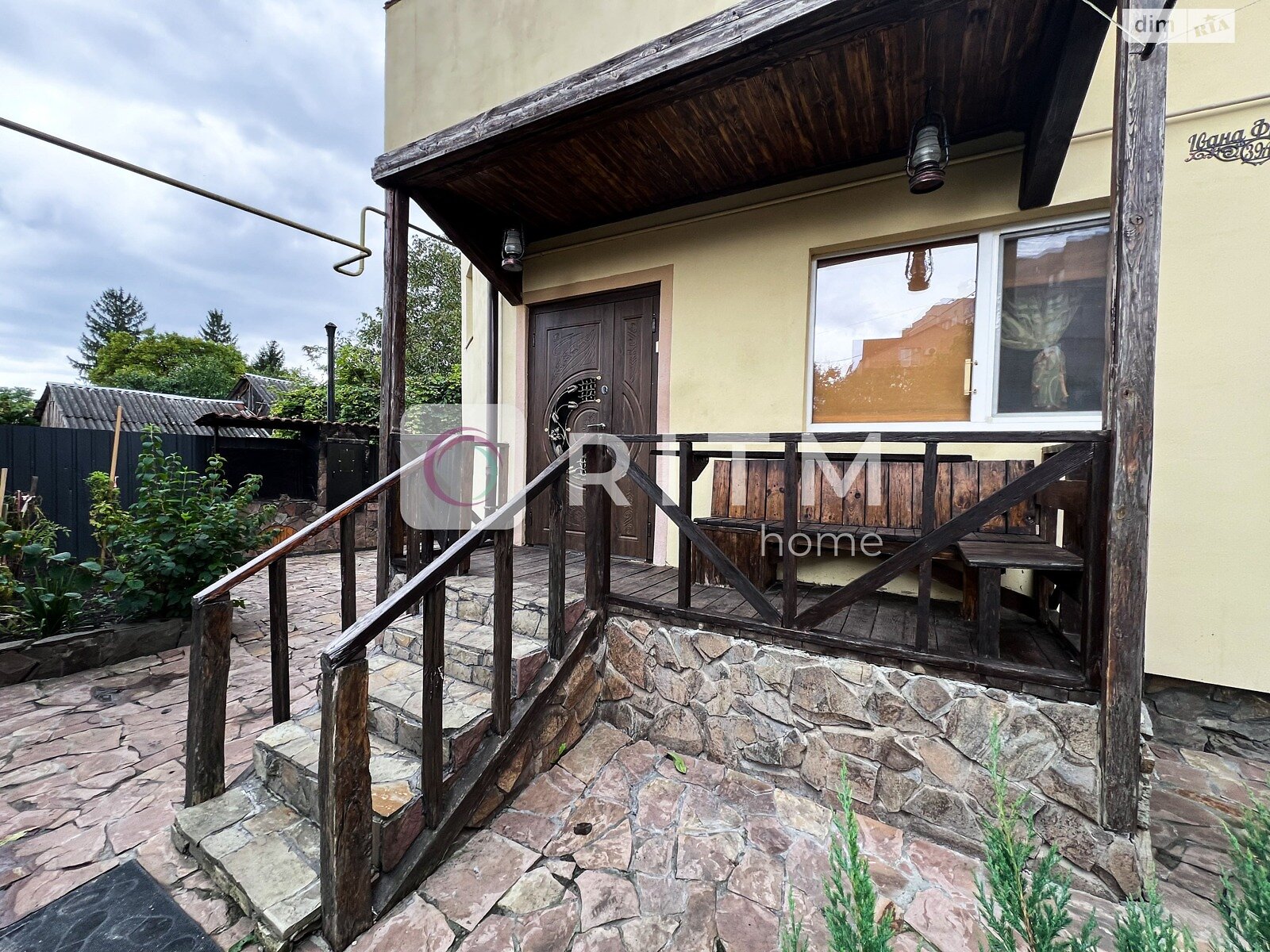 двухэтажный дом с балконом, 108.5 кв. м, пеноблок. Продажа в Луцке район Центр фото 1