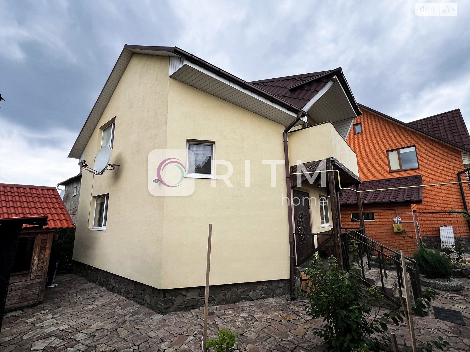 двухэтажный дом с балконом, 108.5 кв. м, пеноблок. Продажа в Луцке район Центр фото 1