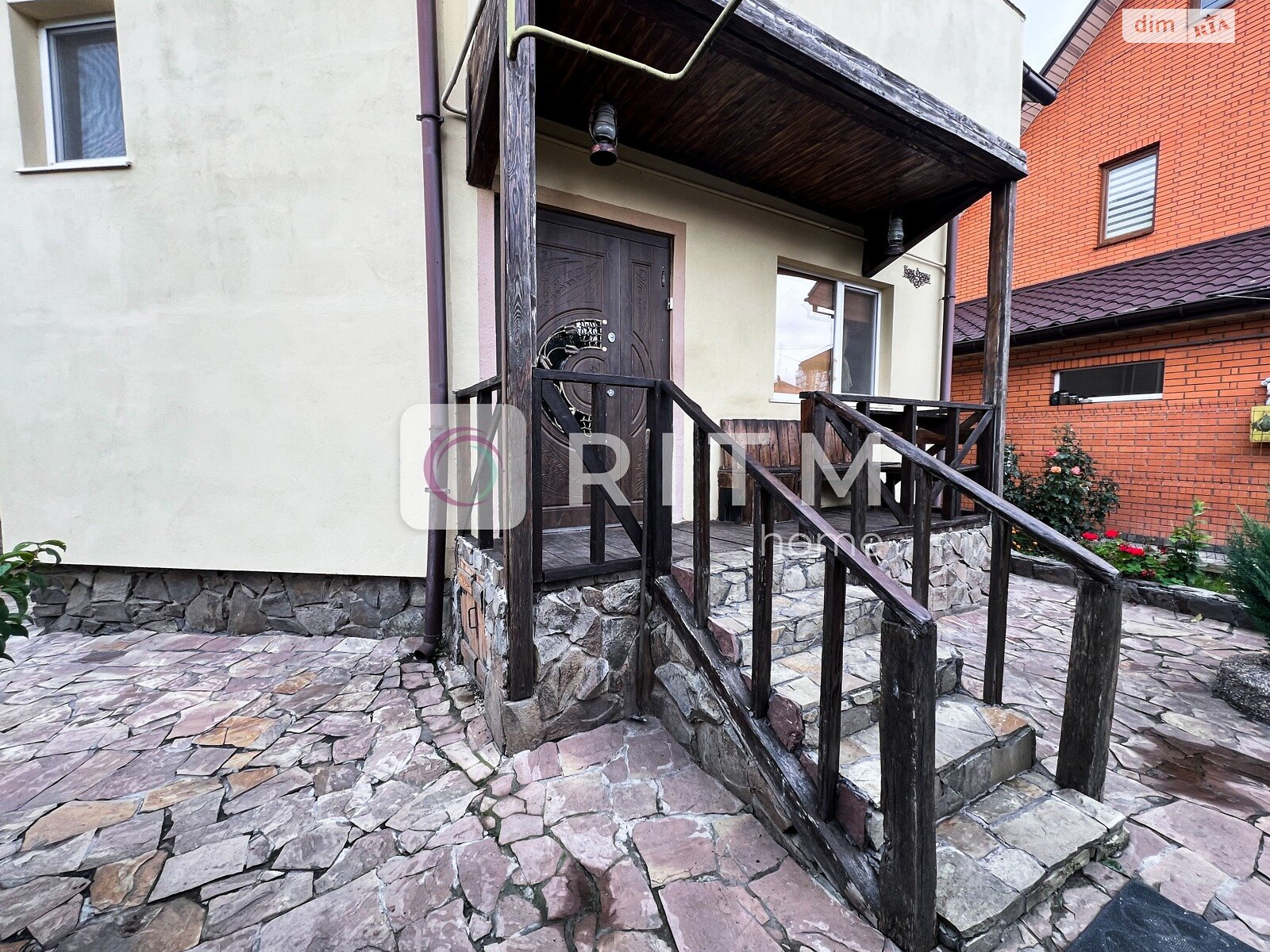 двухэтажный дом с балконом, 108.5 кв. м, пеноблок. Продажа в Луцке район Центр фото 1