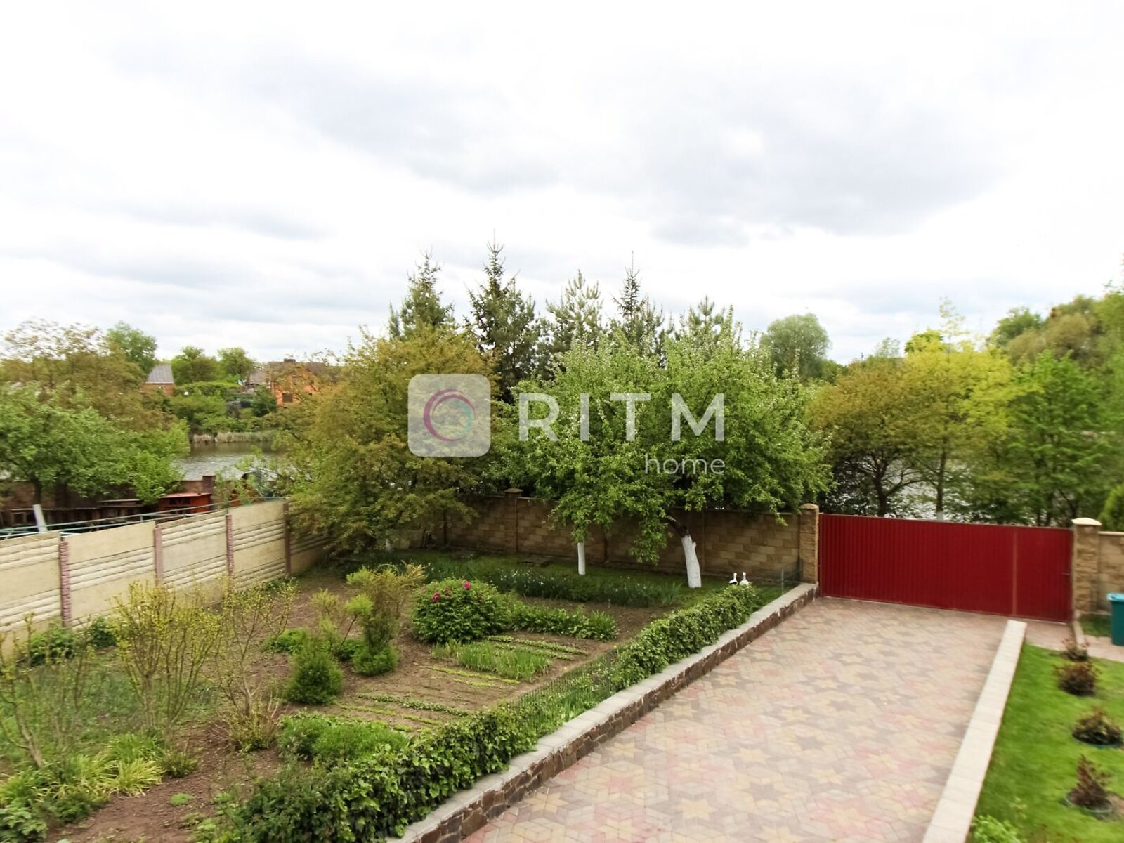 трехэтажный дом с гаражом, 262 кв. м, кирпич. Продажа в Луцке фото 1 трехэтажный дом с гаражом, 262 кв. м, кирпич. Продажа в Луцке фото 1