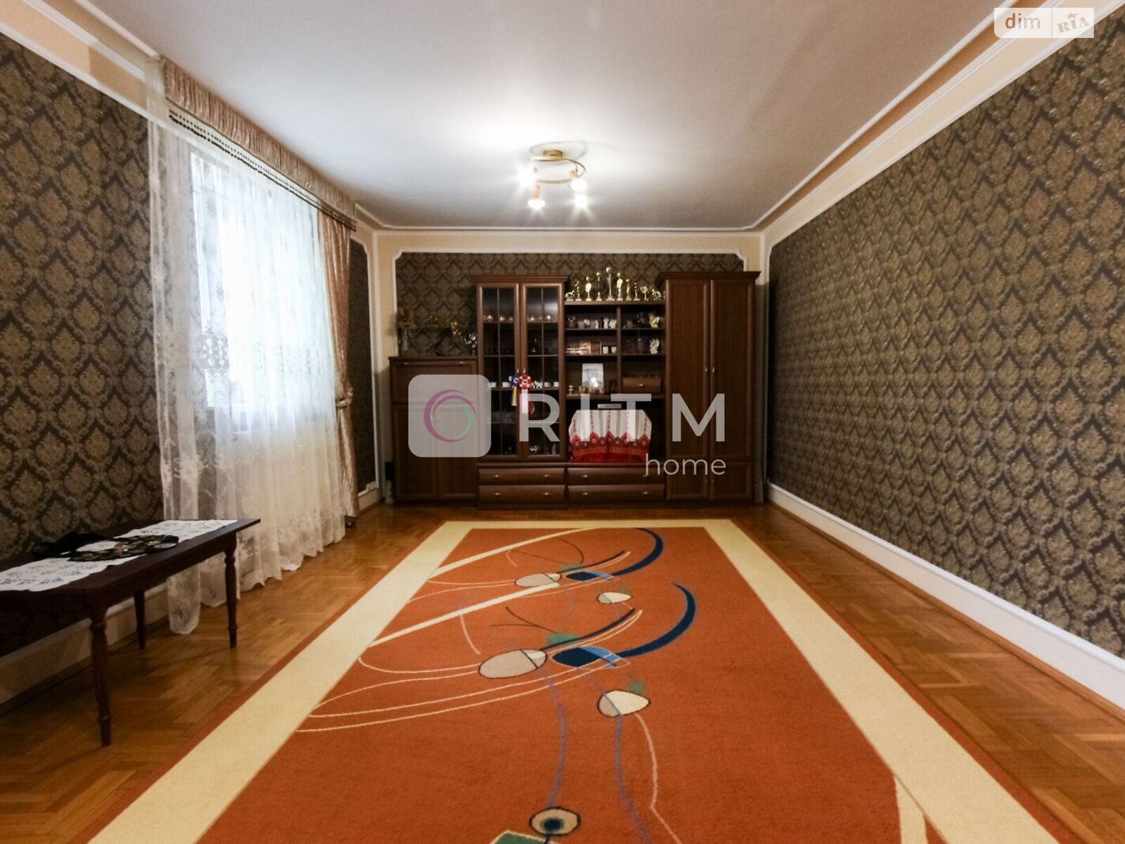 трехэтажный дом с гаражом, 262 кв. м, кирпич. Продажа в Луцке фото 1 трехэтажный дом с гаражом, 262 кв. м, кирпич. Продажа в Луцке фото 1