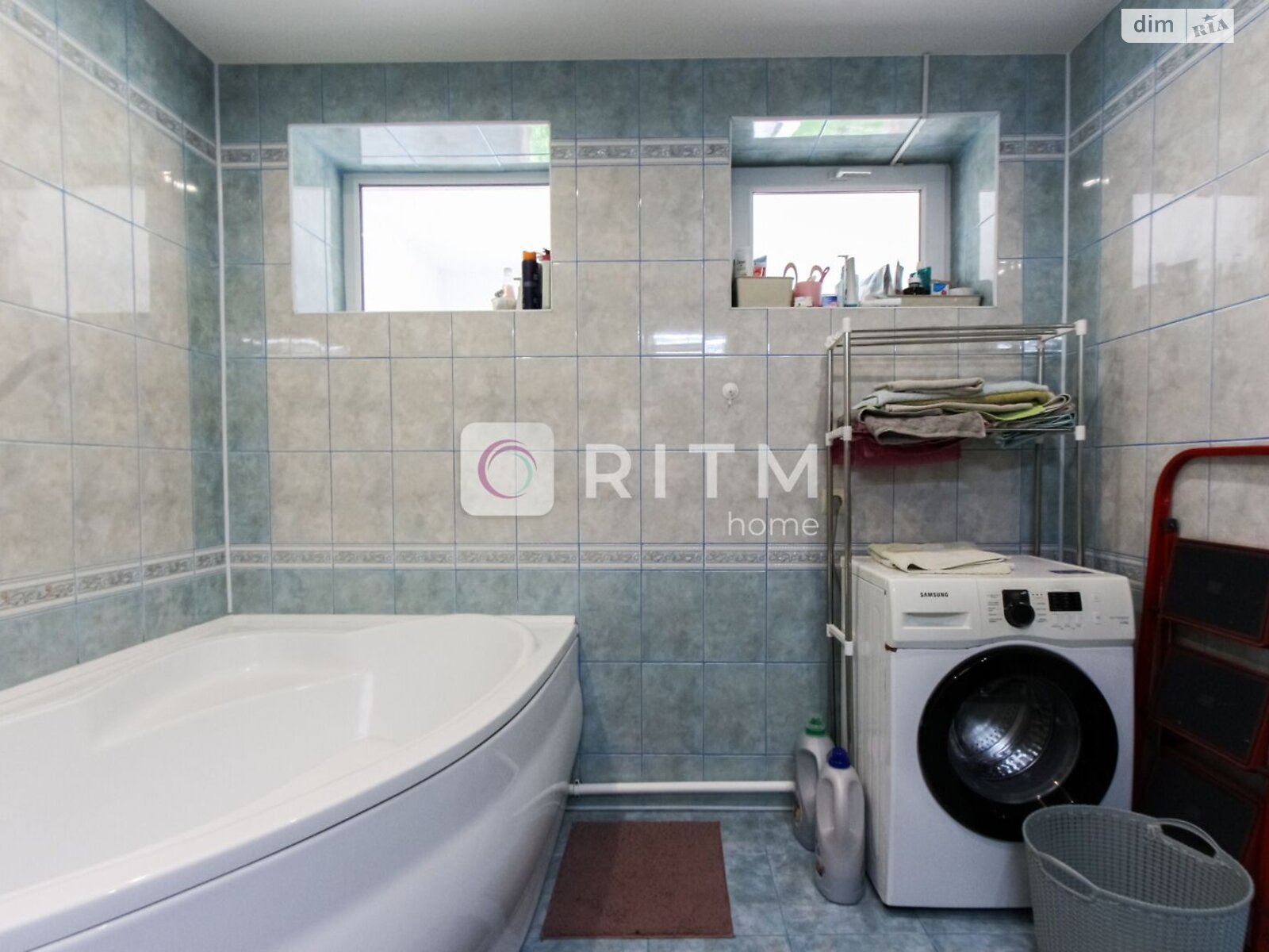 трехэтажный дом с гаражом, 262 кв. м, кирпич. Продажа в Луцке фото 1 трехэтажный дом с гаражом, 262 кв. м, кирпич. Продажа в Луцке фото 1