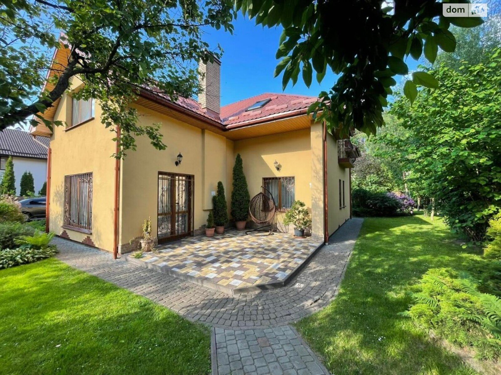 двухэтажный дом с балконом, 265 кв. м, кирпич. Продажа в Брюховичах фото 1