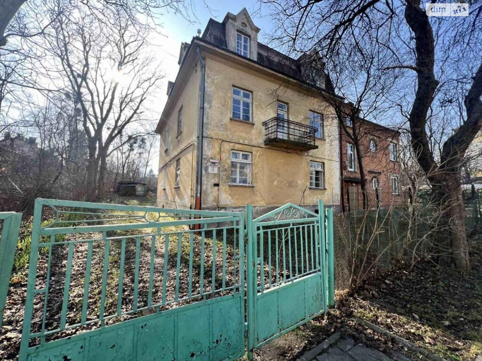 трехэтажный дом с балконом, 400 кв. м, кирпич. Продажа в Львове район Франковский фото 1