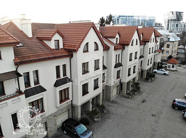 четырехэтажный дом с камином, 328 кв. м, кирпич. Продажа в Львове район Франковский фото 1 четырехэтажный дом с камином, 328 кв. м, кирпич. Продажа в Львове район Франковский фото 1