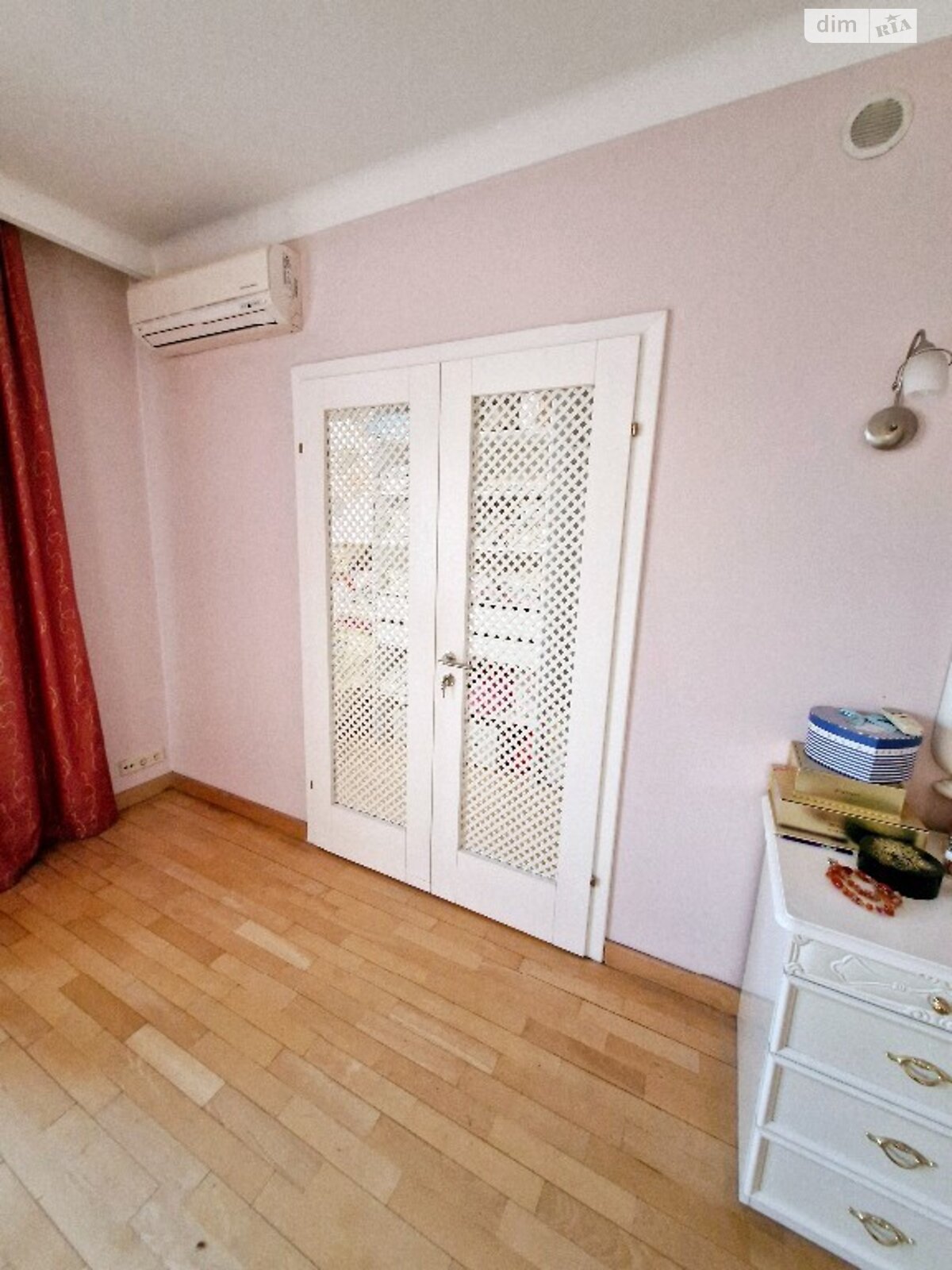 трехэтажный дом с балконом, 317 кв. м, кирпич. Продажа в Львове район Франковский фото 1