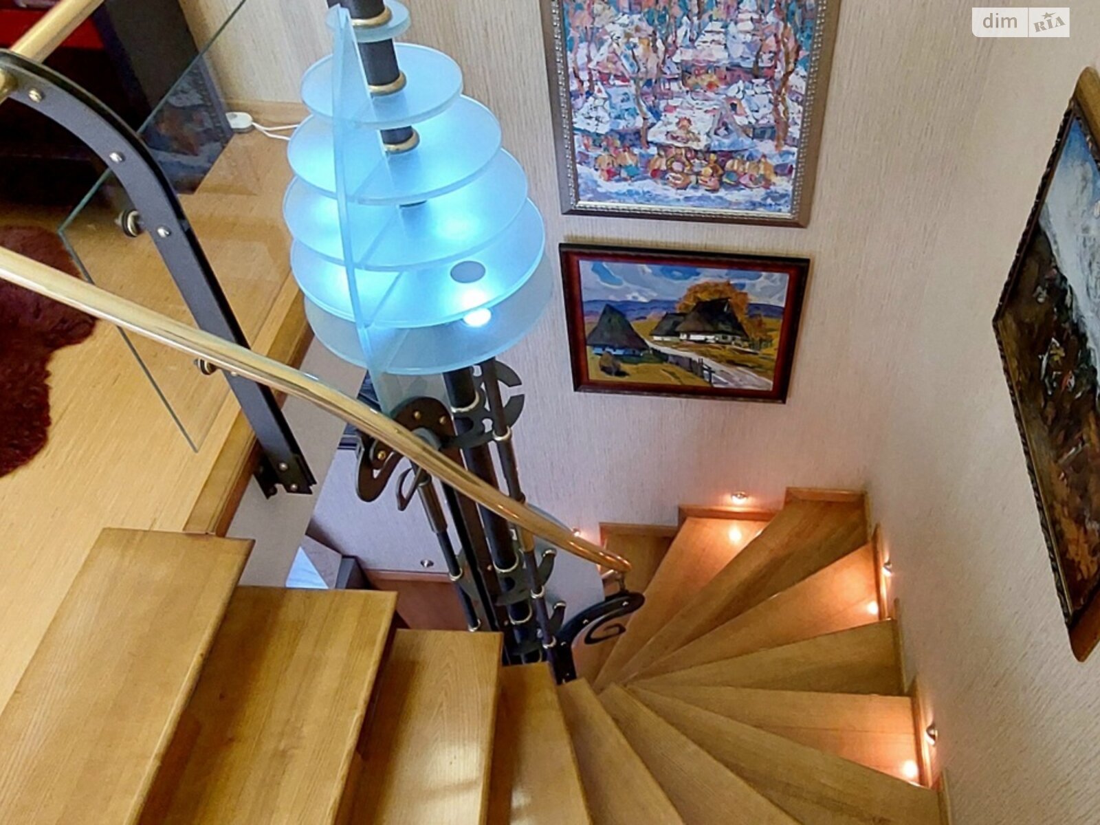 триповерховий будинок з верандою, 538.9 кв. м, цегла. Продаж в Львові, район Франківський фото 1 триповерховий будинок з верандою, 538.9 кв. м, цегла. Продаж в Львові, район Франківський фото 1