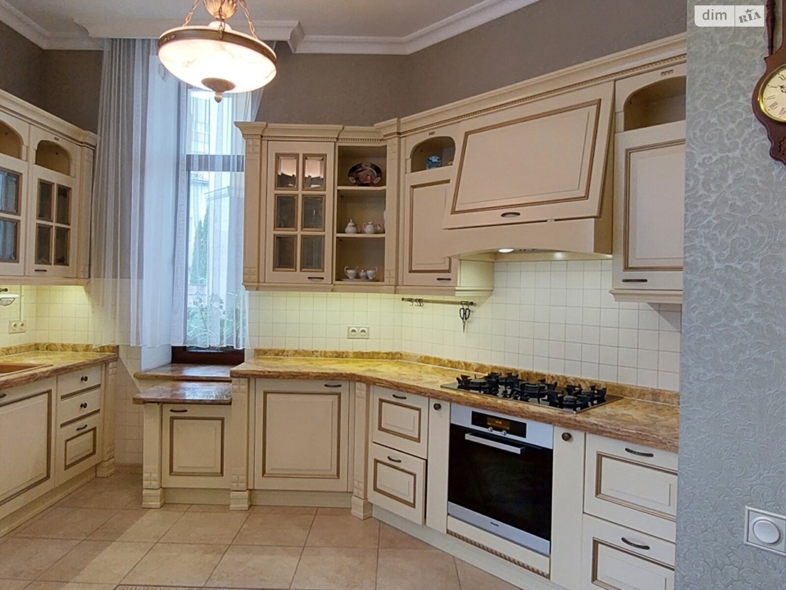 триповерховий будинок з верандою, 538.9 кв. м, цегла. Продаж в Львові, район Франківський фото 1 триповерховий будинок з верандою, 538.9 кв. м, цегла. Продаж в Львові, район Франківський фото 1